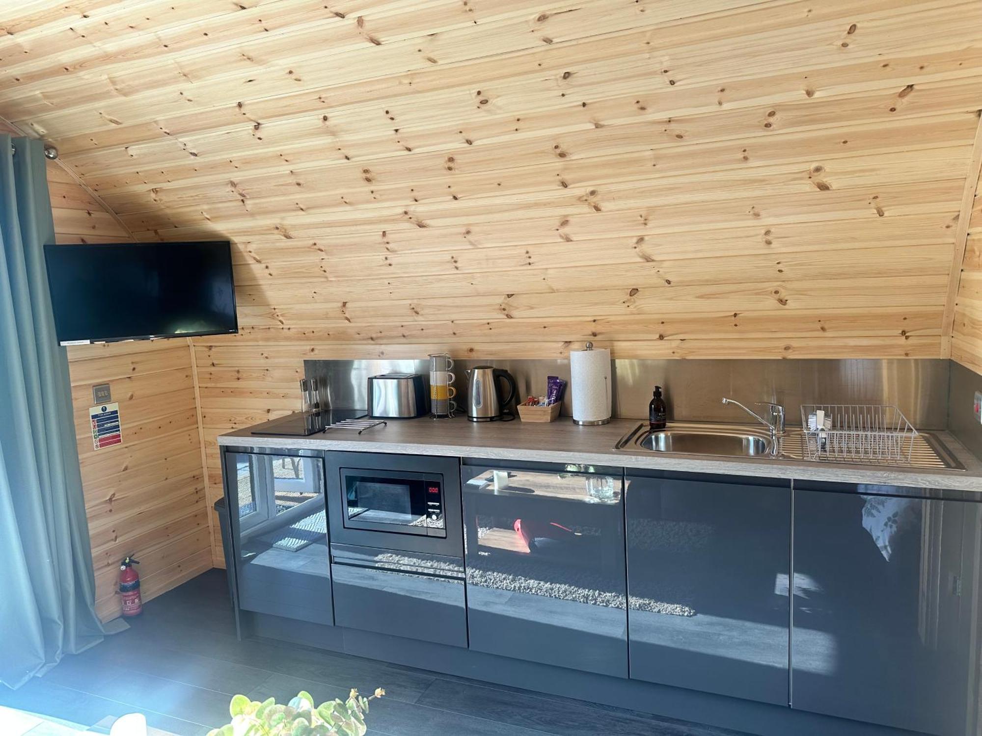 Coolsythe Pod Apartment Caol Exterior photo