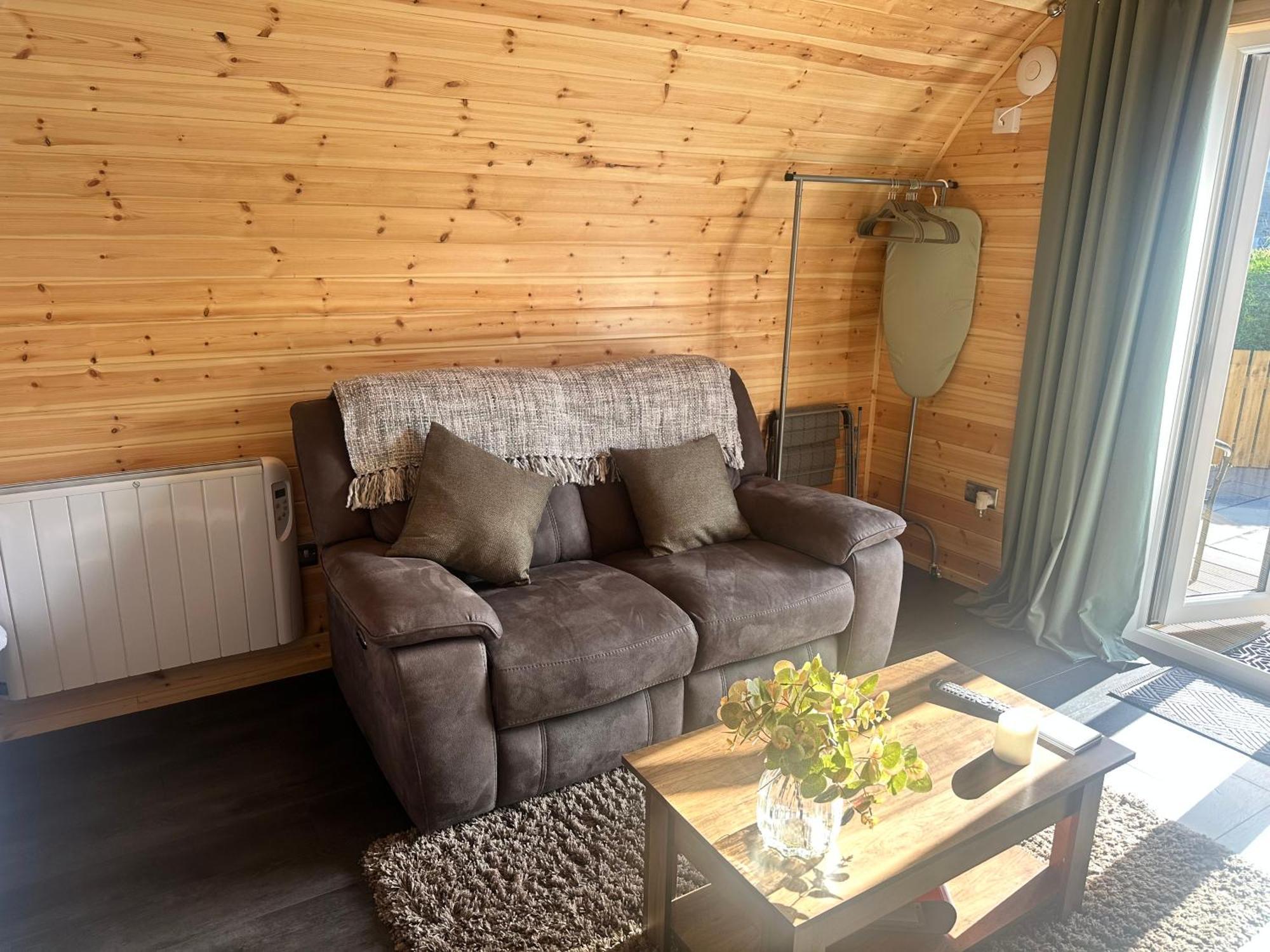 Coolsythe Pod Apartment Caol Exterior photo